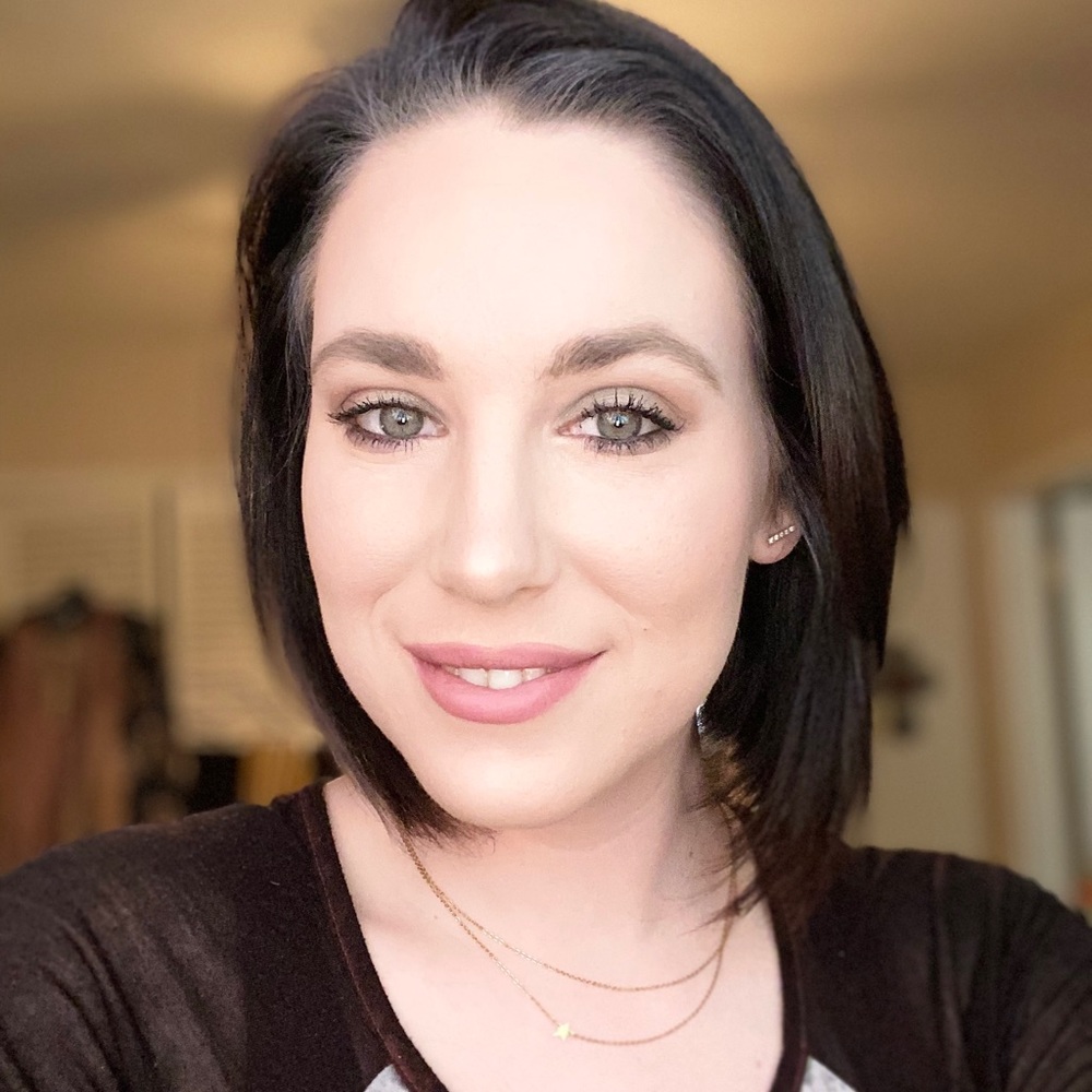 Meet your Posher, Alicia